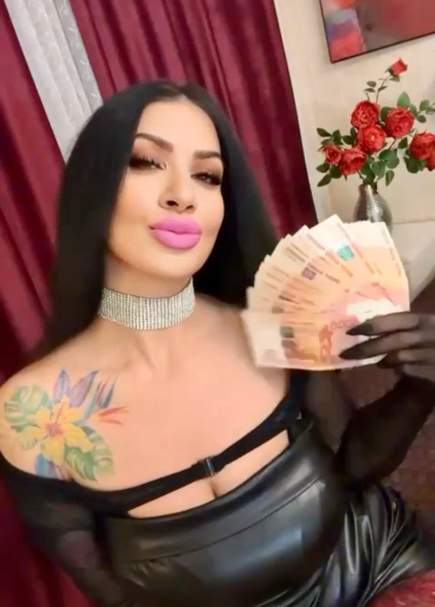 DominicaGoddes5's tweet photo. Goddess loves green flowers that comes in stacks instead of bunches 😈💸😈💸 https://t.co/7swNVjFcXh