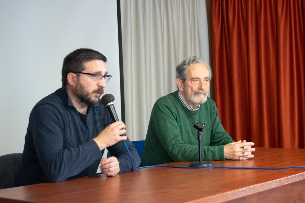 Primera jornada del Ciclo de Cine y Discapacidad, con la inestimable presencia de Eduardo Párraga y con la cinta de "mi pie izquierdo". Gracias a Eduardo por tu conocimiento y cariño y a todas las personas de la Unidad de Día de <a href="/Fepamic/">Fepamic</a> y de <a href="/DownCordoba/">Down Córdoba</a> por acompañarnos.