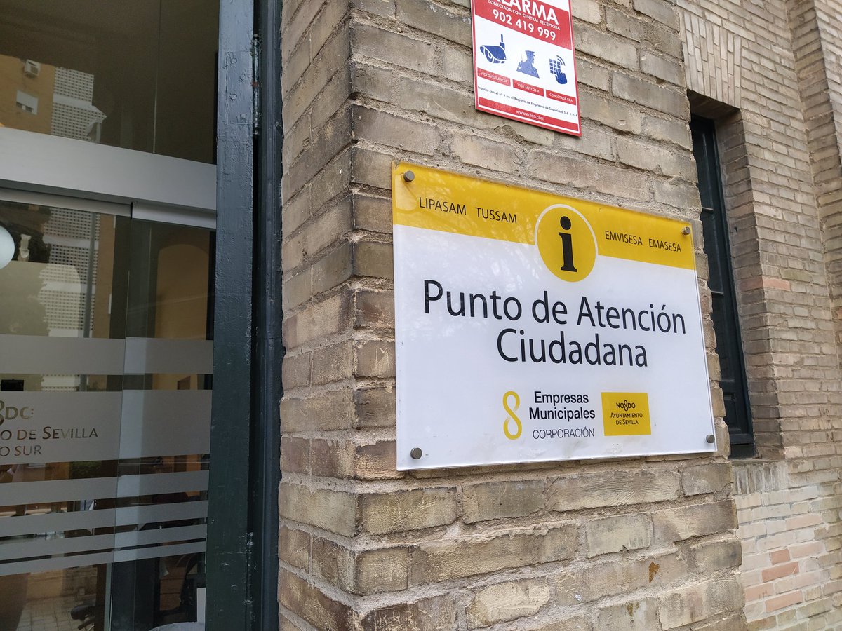 TilloBlazquez's tweet photo. 14:25 y no me atienden. Horario de apertura hasta las tres de la tarde, con atención al público hasta las tres menos cuarto.
Los curso por hojas reclamaciones también para que haya constancia.
@Ayto_Sevilla @jlsanzalcalde https://t.co/NSbTPu6976