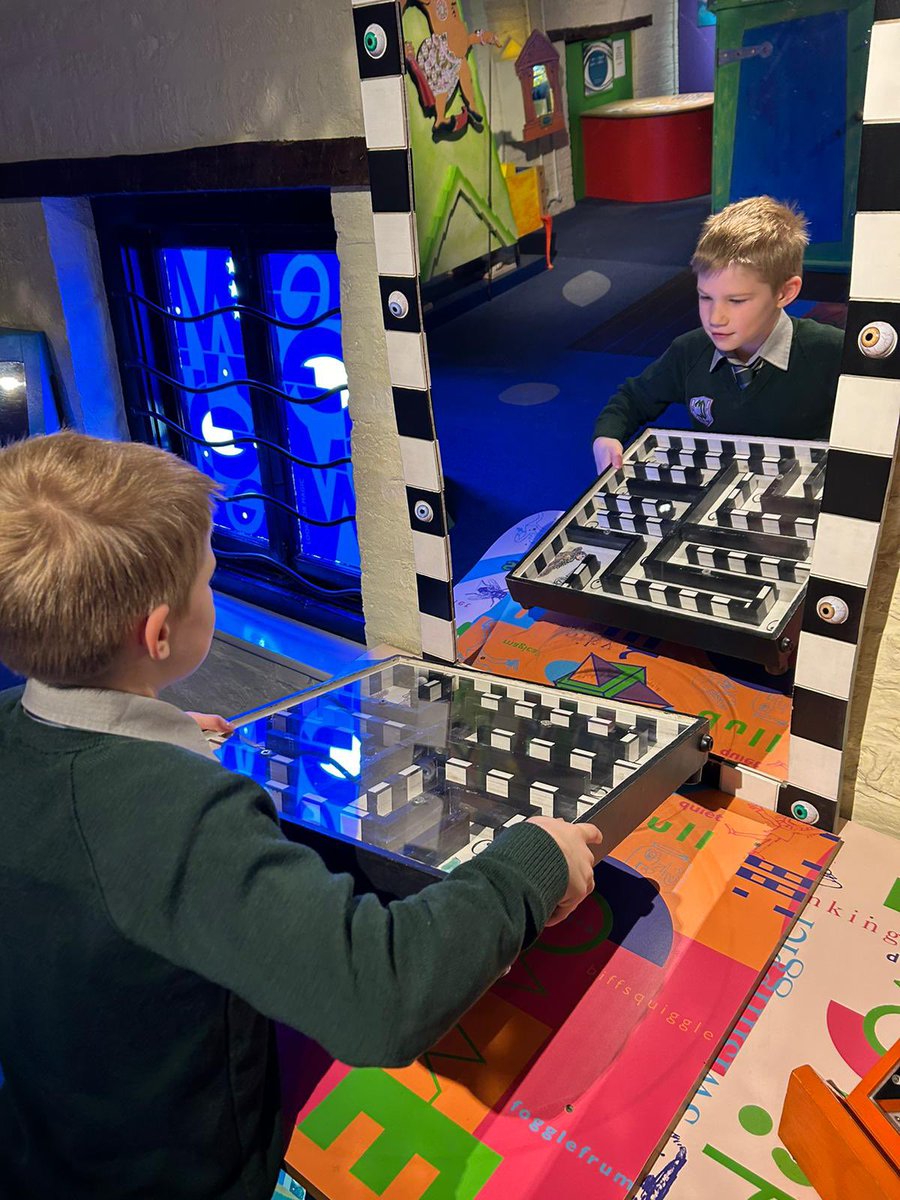 CCJuniorY3's tweet photo. #CCJYear3 enjoyed exploring the โimagination areaโ of the Childrenโs Gallery. They investigated reflections and shadows - linking to their science learning. #CCLoveOfLearning #CCEnglish #CCScience @BucksMuseum https://t.co/ZhI2YRbfTp