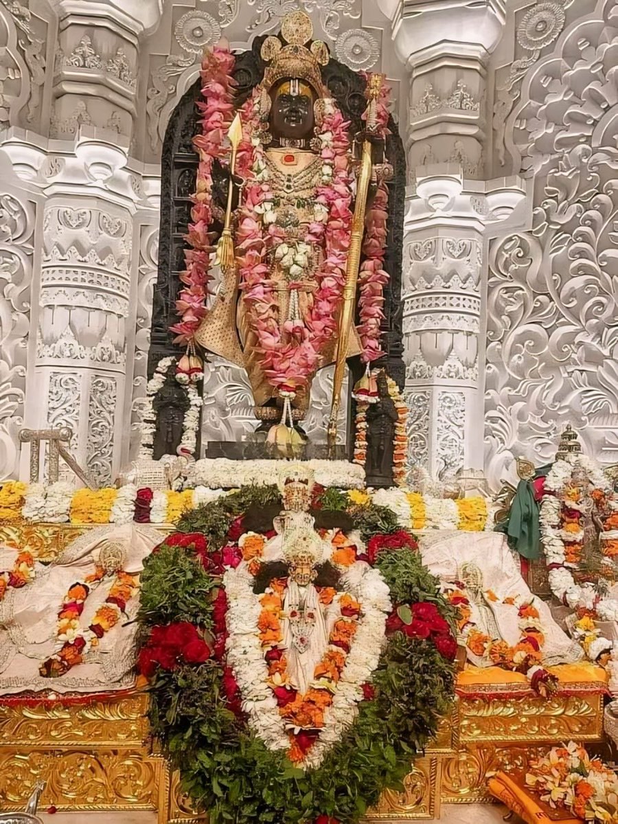 avnii2525's tweet photo. अयोध्या से श्री रामलला के दिव्य अलौकिक दर्शन ❣️ जय श्री राम 🚩🙏 https://t.co/5VKDJuBOXp