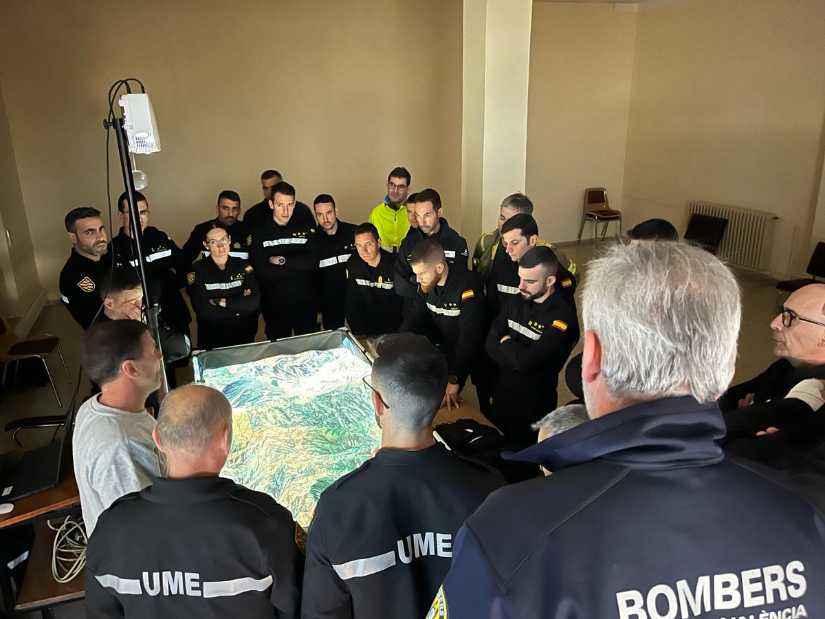 UMEgob's tweet image. Hoy se ha clausurado el Curso de Mando de Unidades Militares en la Lucha Contra Incendios Forestales #CMLCIF🔥, que imparte la Escuela Militar de Emergencias #EMES

El #CMLICF ha contado con la participación d especialistas de varios servicios de extinción nacionales e