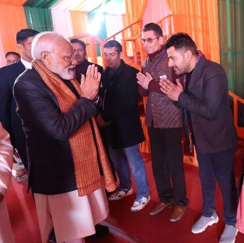 meer Asim tweet media