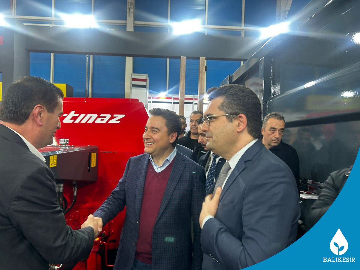 balikesirdeva's tweet photo. Sayın Genel Başkanımız Ali Babacan ve Balıkesir Milletvekilimiz Burak Dalgın, önemli markalarımızdan Tınaz Tarım'ı ziyaret ettiler. 

Balıkesir tarımının gücünün önemli temsilcilerinden biri olan Tınaz Tarım'ın yenilikçi çalışmalarıyla gurur duyuyoruz! 🌱

#AlemBuysaDEVAsensin https://t.co/yyfgZFUeG2