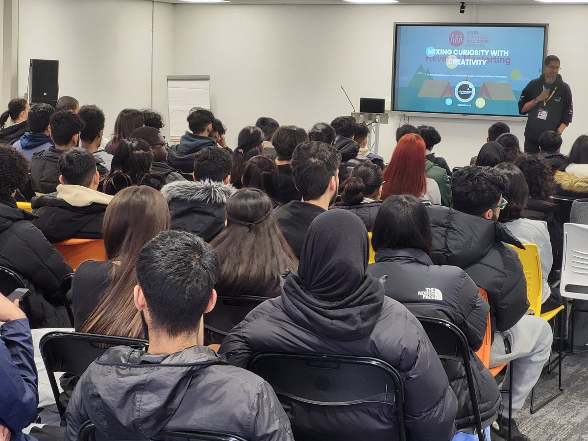 Careers_Gateway's tweet photo. Nikhil Mistry (an ex student of Gateway College) came to discuss life as a freelance videographer with our students. https://t.co/RHTn1g3bzM