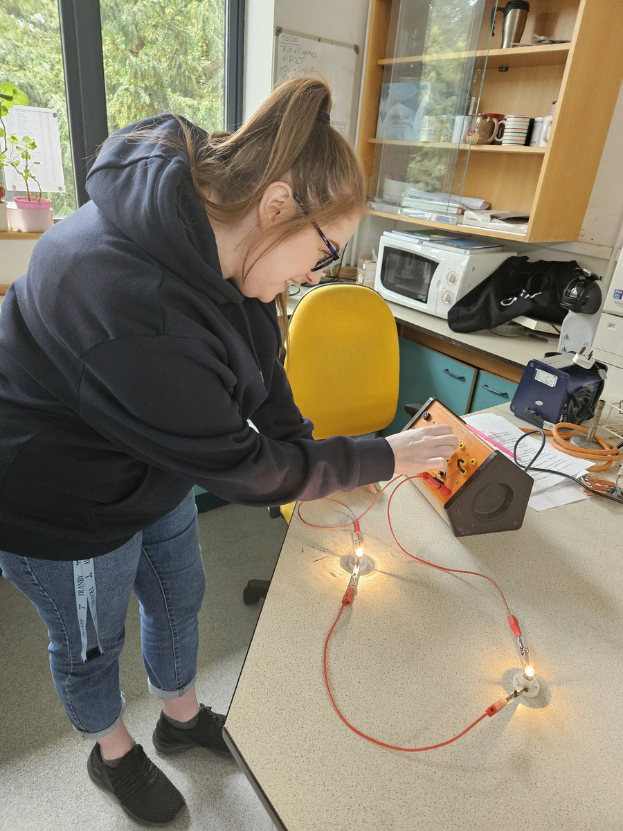 Tranby_DofE's tweet image. On #TECHOGNITION day, @Tranby_school would like to say a huge thank you to Science Technicians Miss Duffy and Ms Groves , Food Technician Mrs Smith, and IT Technician Mr Cowell.