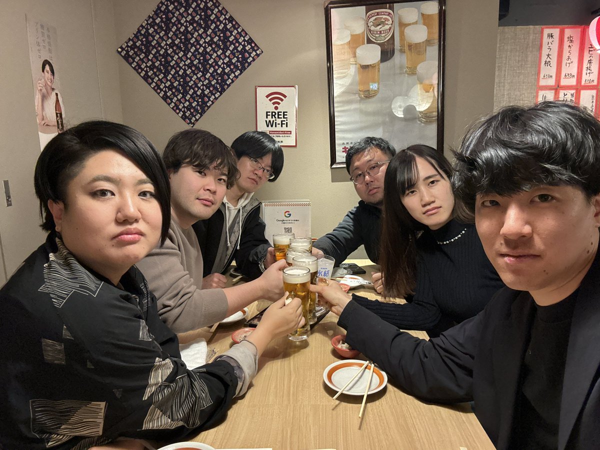 srdmrd_aca's tweet photo. 明日は #アカフレ
狂乱の前夜祭。

──── 乾杯 https://t.co/6v5brV1F5d