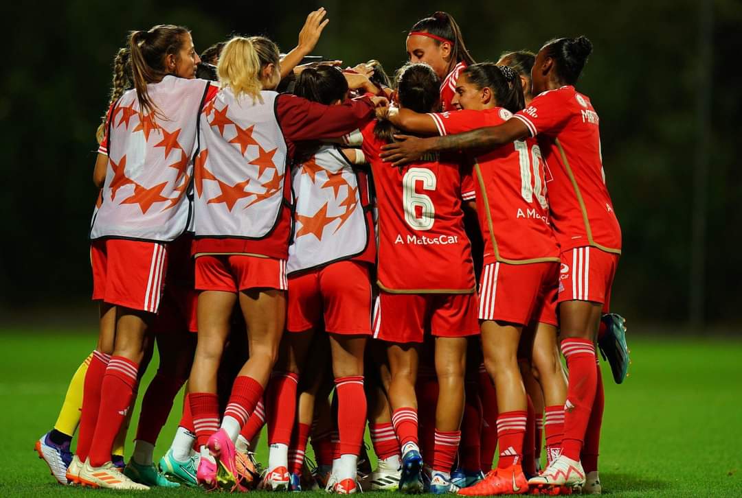 A TVI vai transmitir os jogos do Benfica com o Lyon dos quartos de final da Champions League Feminina (e todos os outros jogos até à final).