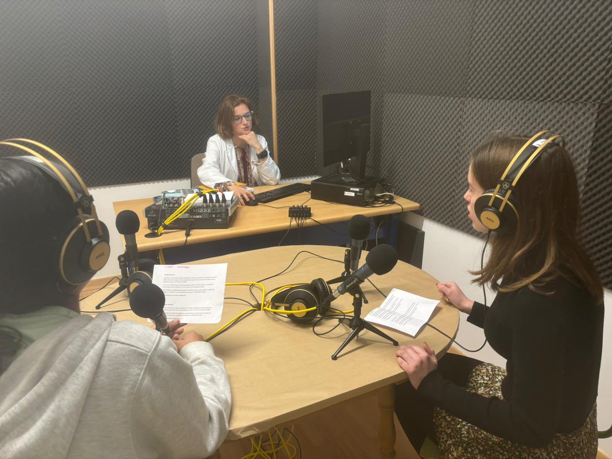 IObarenes's tweet photo. 🚨 Ya está en marcha Ondarenes, la #radio 🎙️ del IES Montes Obarenes. Puedes escuchar en nuestra web los primeros #podscats.
▶️ https://t.co/4P1xfRFrpt
#YoVoyAlObarenes #OcioSaludable #LaRadioEnElAula https://t.co/YQ2hkevyVI