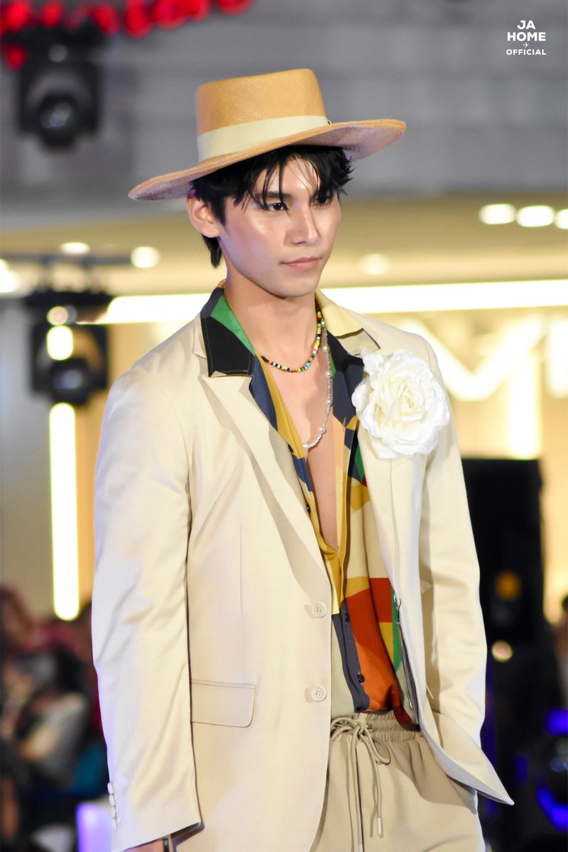 JahomeOfficial's tweet photo. This is your runway ✨

#TheMallSummerxJa #JaPhachara 
#TheMallLifestoreSummerCationHeatwaveHitting https://t.co/DtV6HfdHMj