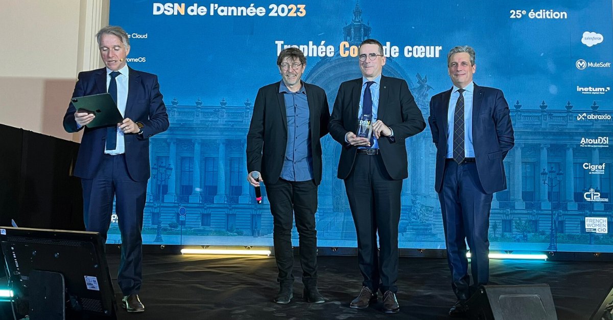 AG2RLAMONDIALE's tweet image. Nous félicitons Pascal Martinez 👏, membre du Comité de Direction du Groupe, en charge des Systèmes d'Information et du #digital, d’avoir remporté le #prix coup de cœur des #DSIN (Directions des Systèmes d'Information et du Numérique) 2023.

Ce prix récompense notre projet de
