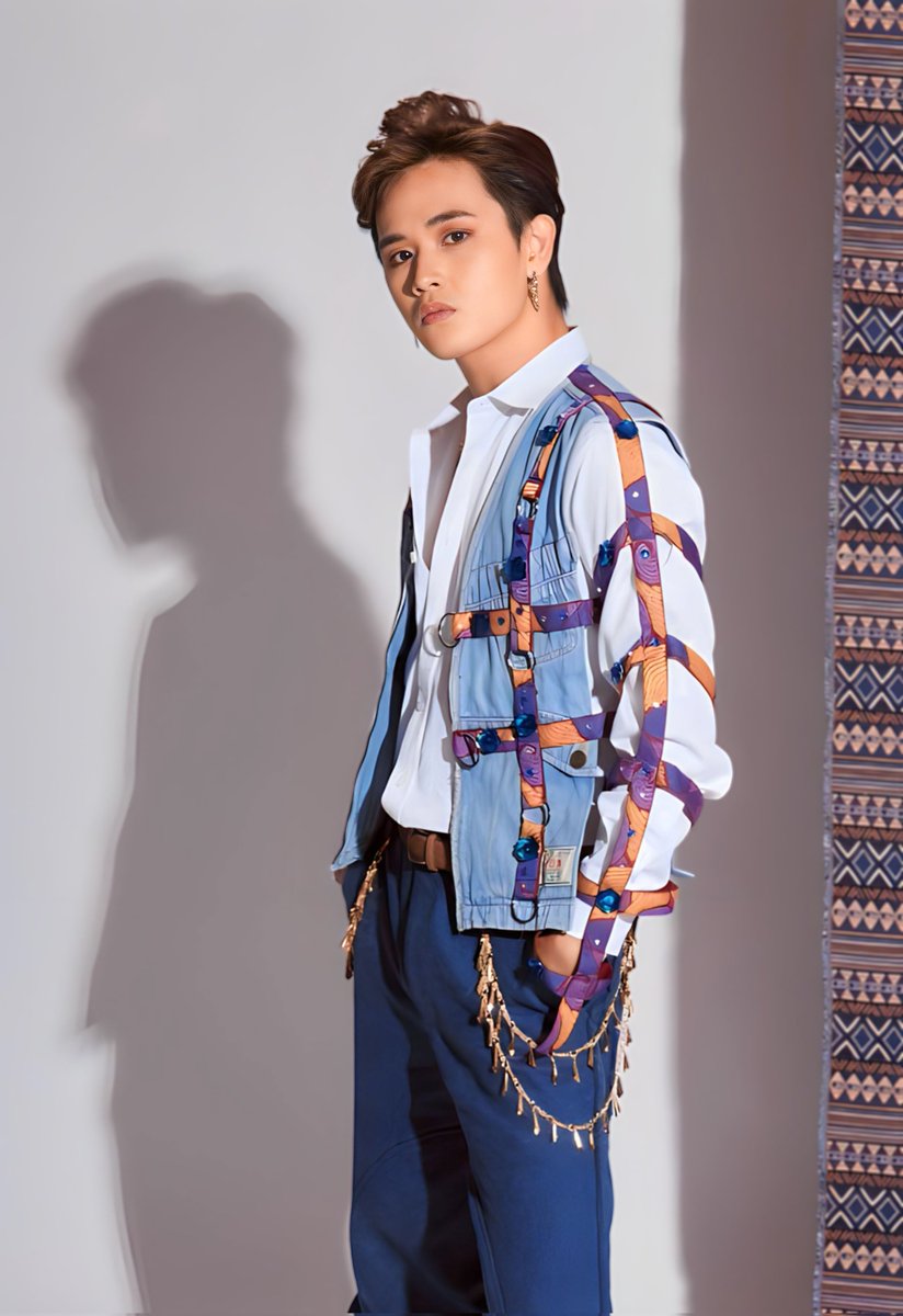 [HQ] ALAMAT Alas | 'Pasulong' Concept Photo

On denim + ethnic wardrobe
Top by Macky Combe. Pants by Ha.Mu

#ALAMAT #ALAMAT_Alas <a href="/AlasDaGreat/">ALAS</a> <a href="/Official_ALAMAT/">ALAMAT ᜀᜎᜋᜆ᜔ 🇵🇭</a> <a href="/ALAMAT_members/">ALAMAT Members</a>
