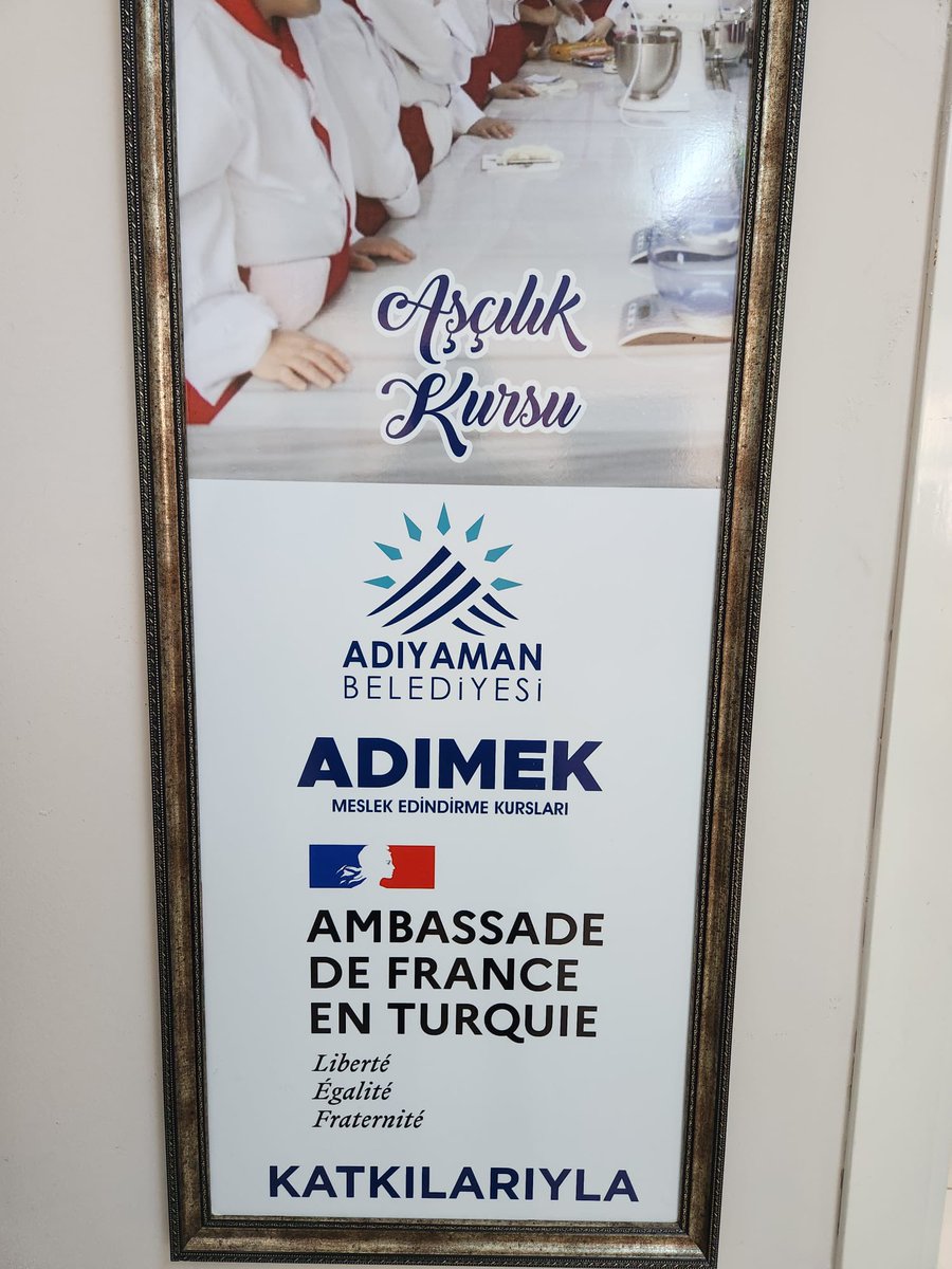 #DünyaKadınHaklarıGünü münasebetiyle @AdiyamanBelTR’da #Fransa 🇨🇵 tarafından finanse edilen kadınlara yönelik eğitim merkezini ziyaret ettik. 
A l'occasion de la #journéeinternationaledesdroitsdesfemmes, visite du centre de formation pour les femmes financé par la 🇨🇵 à #Adıyaman