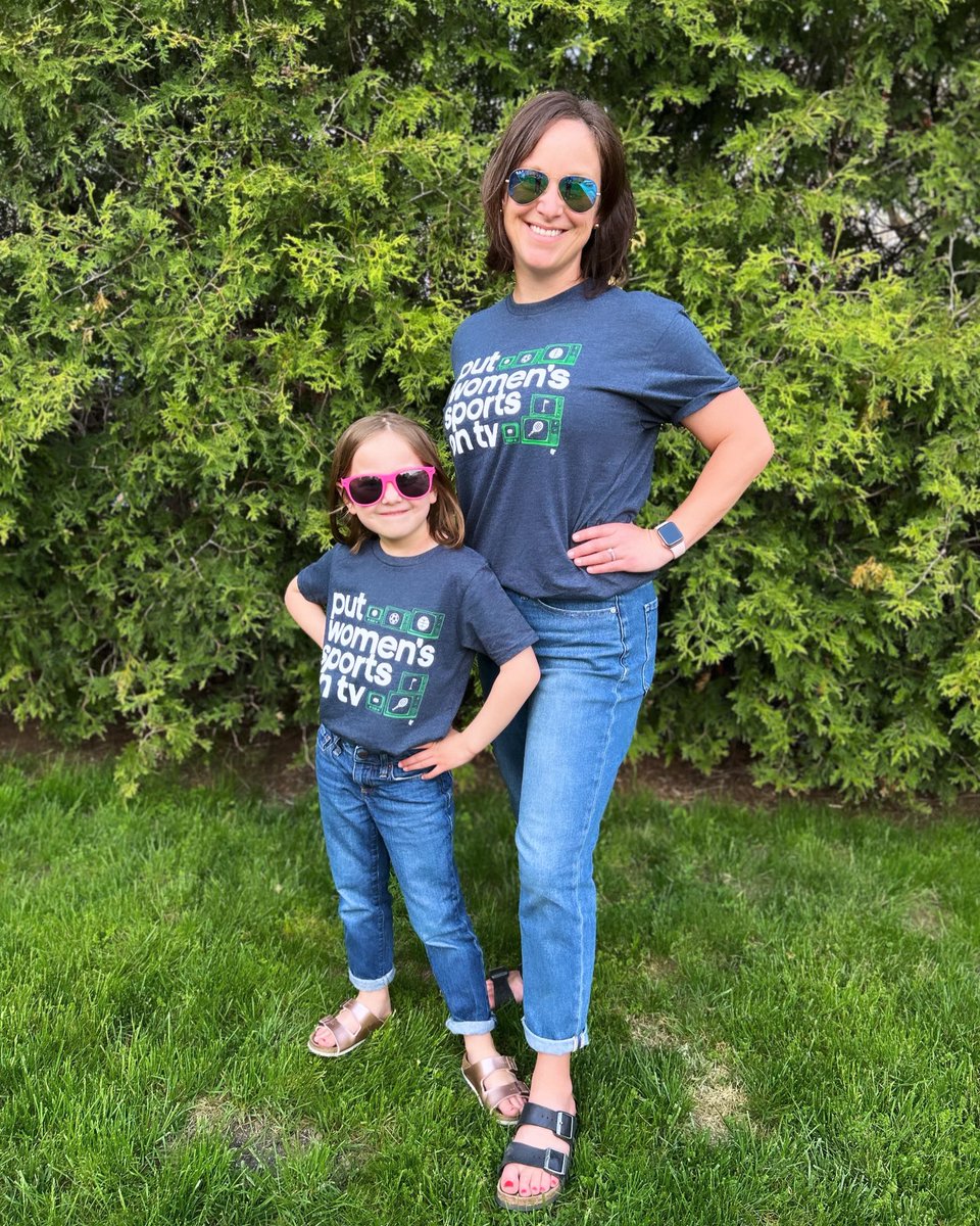 katelebel's tweet photo. In the past year, this kid has had the opportunity to see:

🏀 @WNBA game in Canada 
⚽️ @CANWNT Olympic qualifier 
🏒 #RivalrySeries matchup 
🏒 @PWHL game @scotiabankarena

All in front of sellout crowds! Think of that impact. 

On #IWD24, I’m grateful for how far we’ve come 💪🏻 https://t.co/r9NsZZeNNX