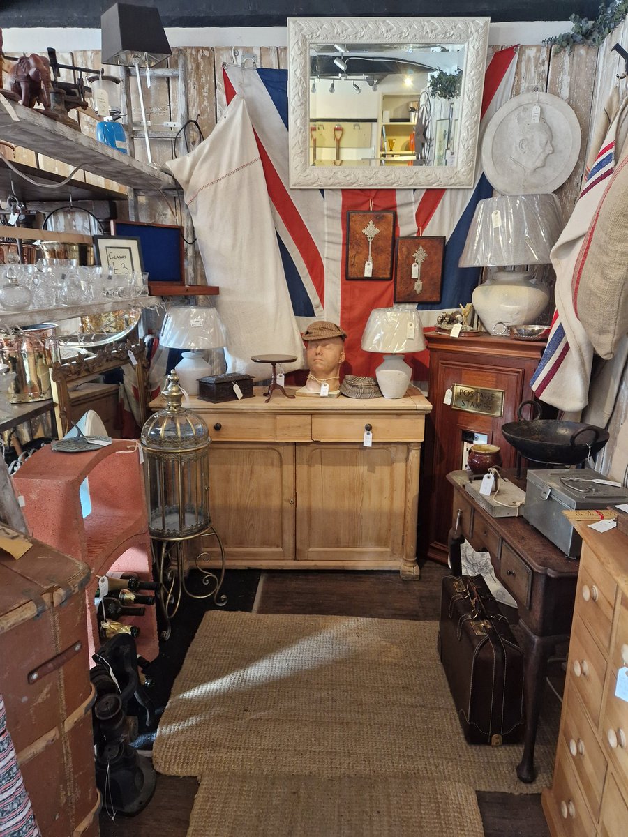 The Vintage Look 7 days a week 
#henleyonthames