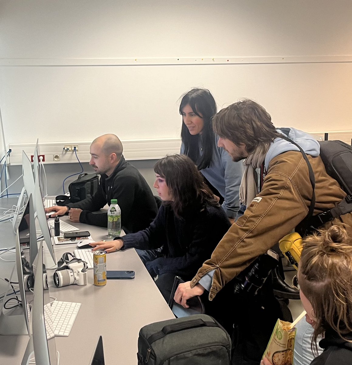 Un grand merci à <a href="/RachidaElAzzz/">Rachida El Azzouzi</a> de <a href="/Mediapart/">Mediapart</a> pour cette intensive semaine consacrée à la préparation du Portfolio de notre prochain numéro de <a href="/VisoMag/">Visó Magazine</a> sur la #Lituanie. Une prod de la Spé presse écrite/Multimédia de l’<a href="/IjbaOfficiel/">IJBA</a>  #journalisme  #frontières #GuerreEnUkraine