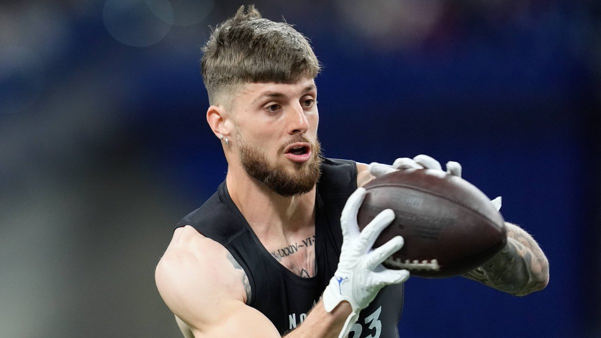 AroundTheNFL's tweet photo. .@MoveTheSticks' top 50 prospects 3.0: Florida WR Ricky Pearsall is biggest riser

https://t.co/iLU3llpoT0 https://t.co/J01pNtZjdB