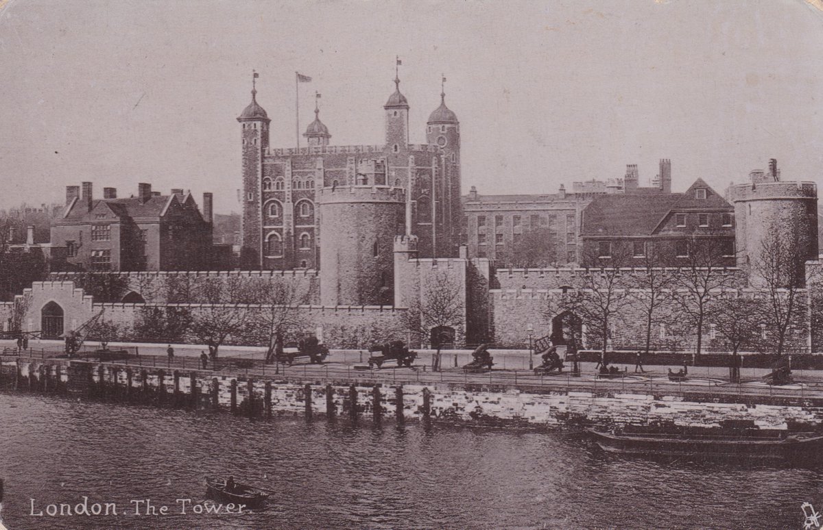 London, The Tower – sent to Miss Freeman in Gloucestershire in 1904: 'You did not answer the last portion of my letter. Please do so the next time you write. Love to all from Archie.' Archie's handwriting matches that of Edith's brother in the 1911 census. Both were teachers.