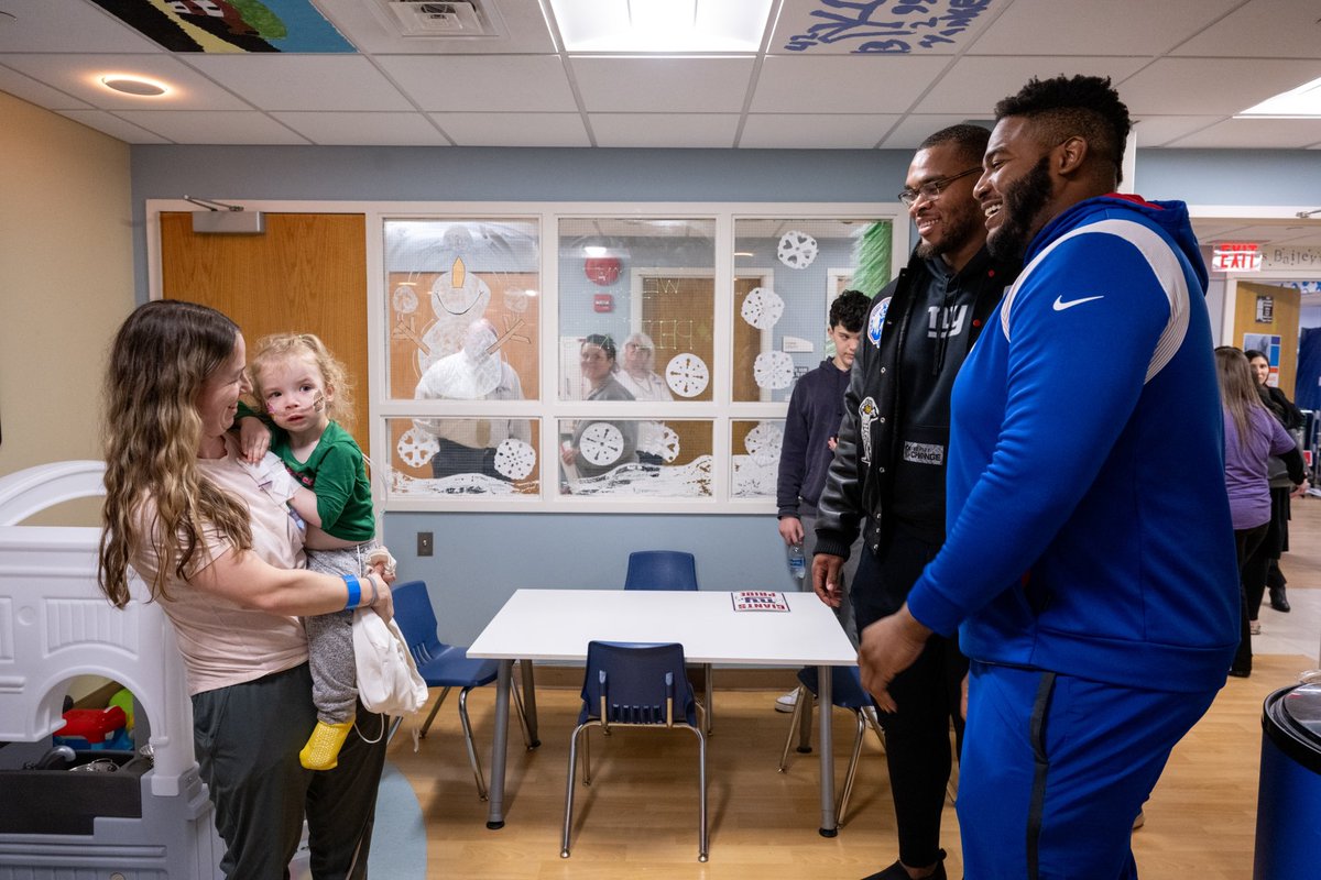 Earlier this week, Evan Neal and Tyre Phillips had a great visit at @HMHChildrens in Neptune, NJ to spend time with patients, their families and staff members!