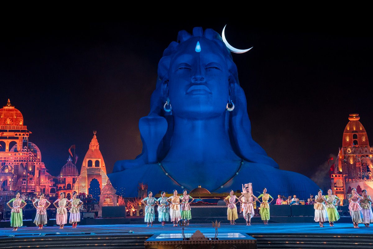 SadhguruJV's tweet image. #Mahashivratri offers the Possibility to bring yourself to that experience of the vast emptiness within which is the Source of all Creation. -Sg
#AwakeWithAdiyogi