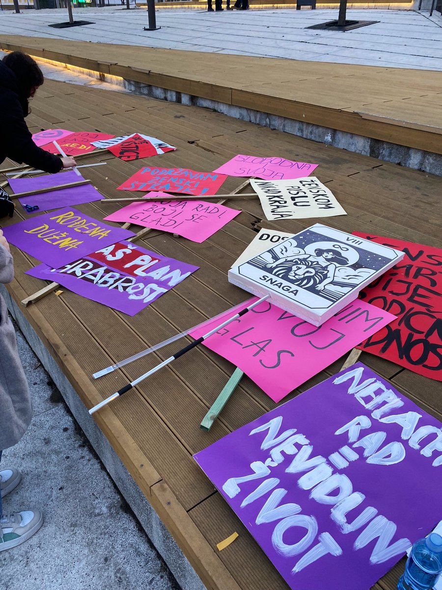 A11Inicijativa's tweet image. Ženskom poslu nikad kraja. ✊ 

#Osmimart #Danžena