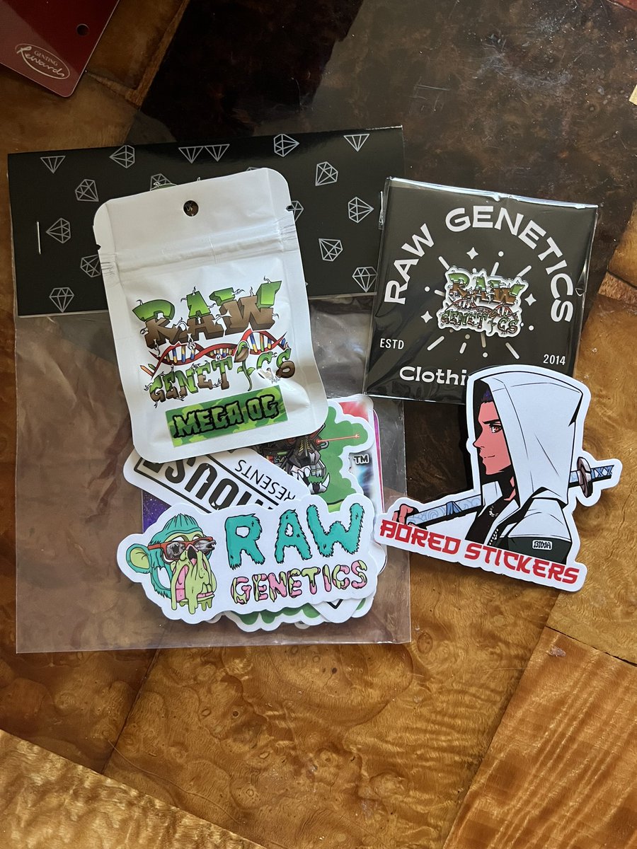 Big shoutout to my fren @Mr_Robot_v1 for sending me this care and package!!! @Raw_Genetics_ @farmhouse_inc #Madebyapes