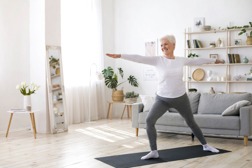EO_Triangle's tweet image. Did you know that #falls are one of the leading causes of injury in seniors? Incorporating simple #StretchingExercises into your daily routine can help prevent falls. bit.ly/3wFFgGQ