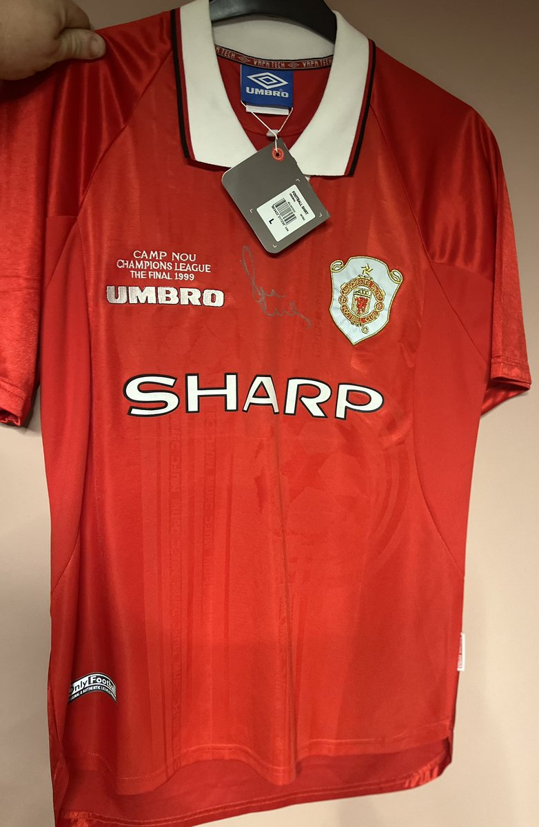 LeeRendall's tweet photo. Auction in aid of Pat Murray care in spain
Is time to give back to someone that does so much for others

Please retweet and get as many bids as possible https://t.co/uCamXHvShi