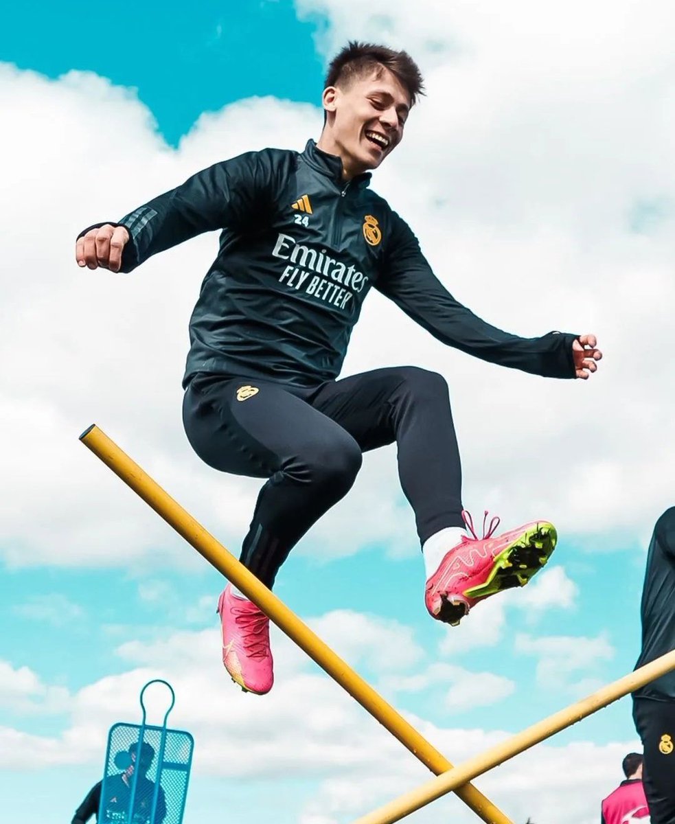 AdriRM33's tweet photo. 🚨 SORTEO INTERNACIONAL 🚨

Si el Real Madrid gana 🆚 Celta este domingo, sortearemos la camiseta de Arda Güler entre uno de los que den RT a este tweet y nos sigan a mí y @Ctinfo_17

- OPCIONAL: Mencionar a un amigo (doble participación) https://t.co/I67yt27gUe