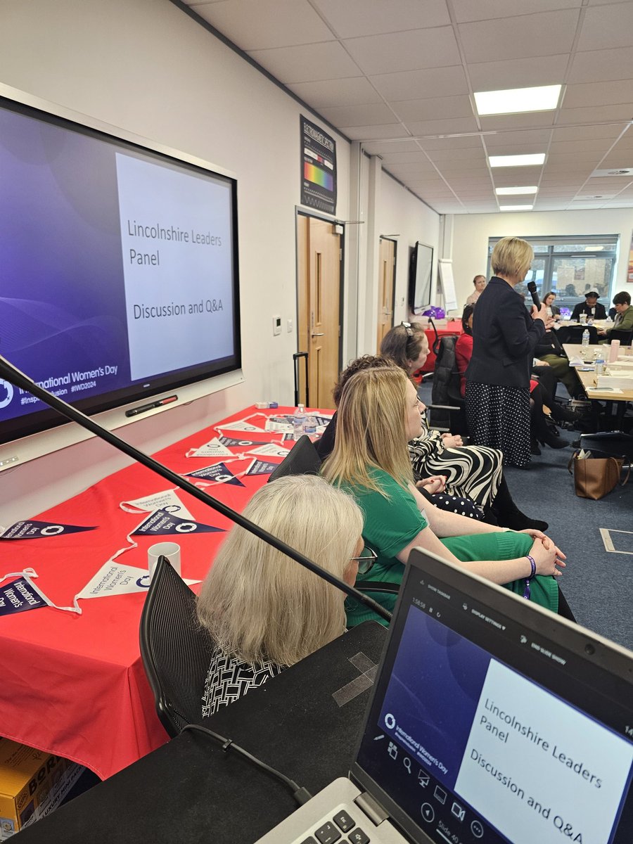 5 inspiring Lincs leaders formed a panel to share their career journeys, words of wisdom, and experiences of leadership. A great interactive session. Could of gone on all afternoon! #LincsIWD