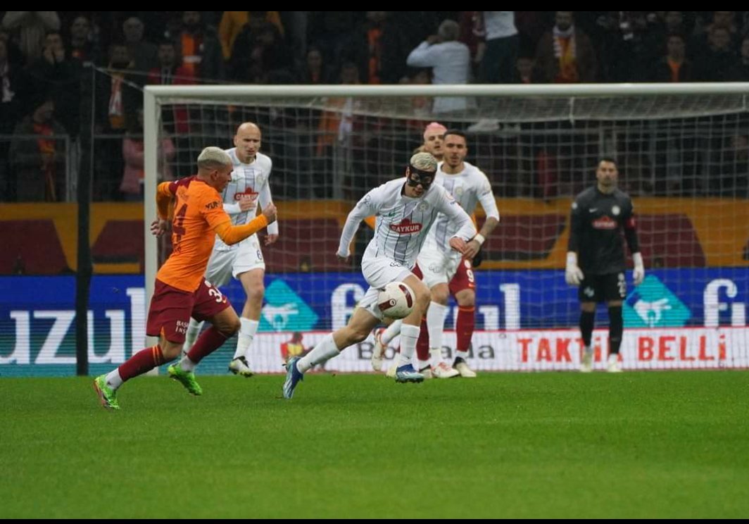 markafutbol_com's tweet photo. GALATASARAY 6-2 RİZESPOR
⏱️MAÇ SKORU #GSvÇRS
🔥#Galatasaray, Süper Lig'in 29.Haftasında #Rizespor'u 6-2 yendi.
*** GOLLER ***
⚽ 8 #Köhn 1-0
⚽ 30 #Torreira 2-0
⚽ 37 #Hojer 2-1
⚽ 40 ve 45 #KeremDemirbay 4-1
⚽ 61 #Olawoyin 4-2
⚽ 63 Kerem Demirbay (P) 5-2
⚽ 85 #Icardi 6-2 https://t.co/FGbl0rG8X2