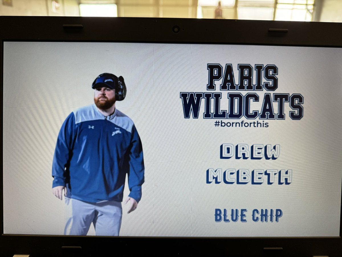 DrewMcBeth92's tweet photo. Growl Teacher Award of the Month! #bluechip https://t.co/7OxqM6hIb2