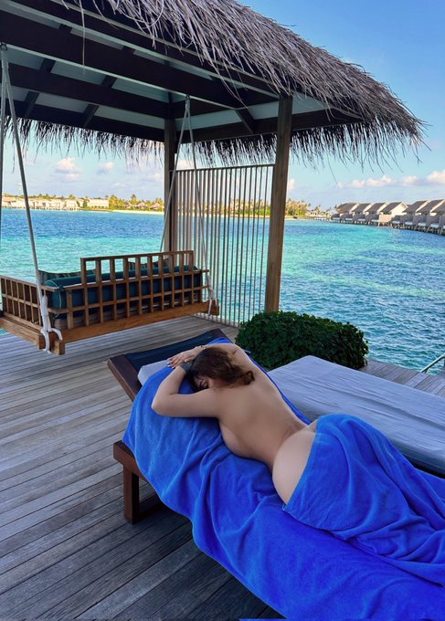 Happy birthday 🎂 to my fat Indian 🍑 https://t.co/EWLevZMKDq