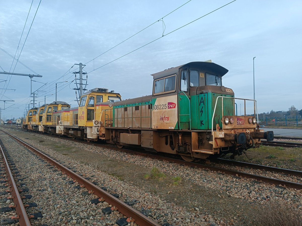 Manœuvres en préparation des chantiers de la semaine prochaine ☺️.
🟡🟡🟡🟢