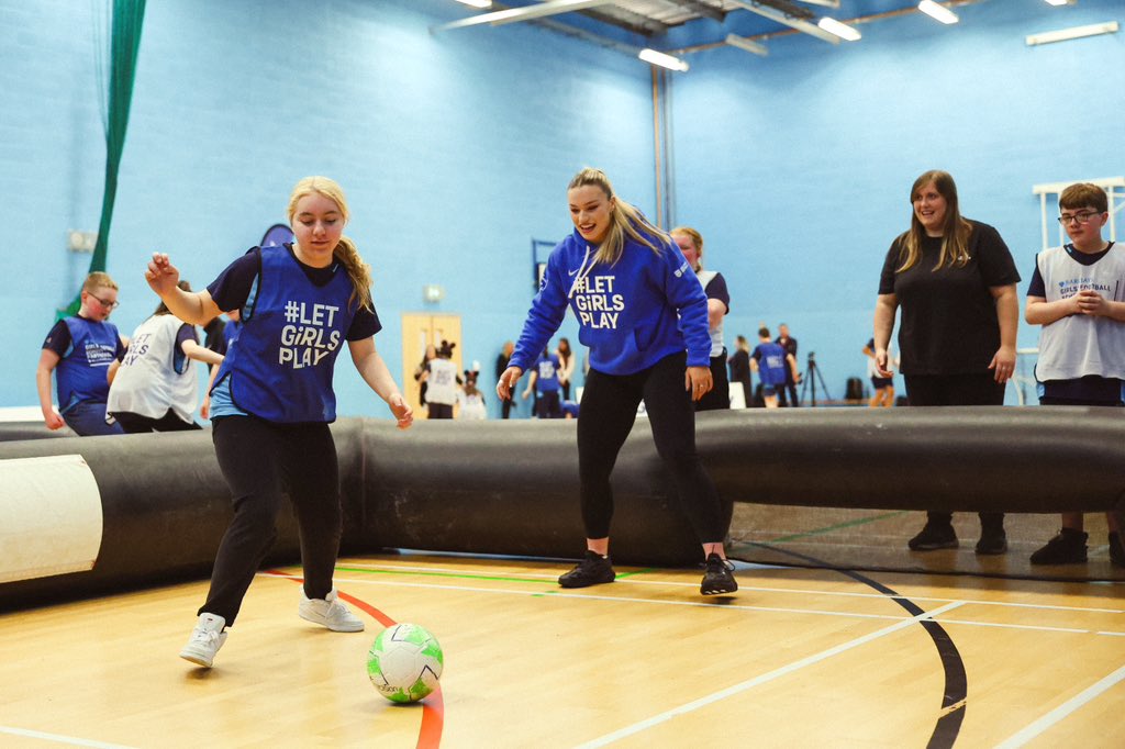 What a day…my heart is SO full🥹🫶🏼💞 To coincide with International Women’s Day, a record-breaking 465,000 girls from 4,900 schools across England took part in The FA and Barclays’ third Biggest Ever Football Session today, part of the Let Girls Play campaign. #LetGirlsPlay