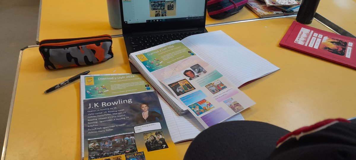 Gwaith wythnos yma:
Cyfle i ddarllen ein holl lyfrau yn yr ardd 📚
Ymchwilio i fewn i ein hoff awduron✍️
Ymweliad i Llyfrgell y Dre 🏫
#DiwrnodyLlyfr2024