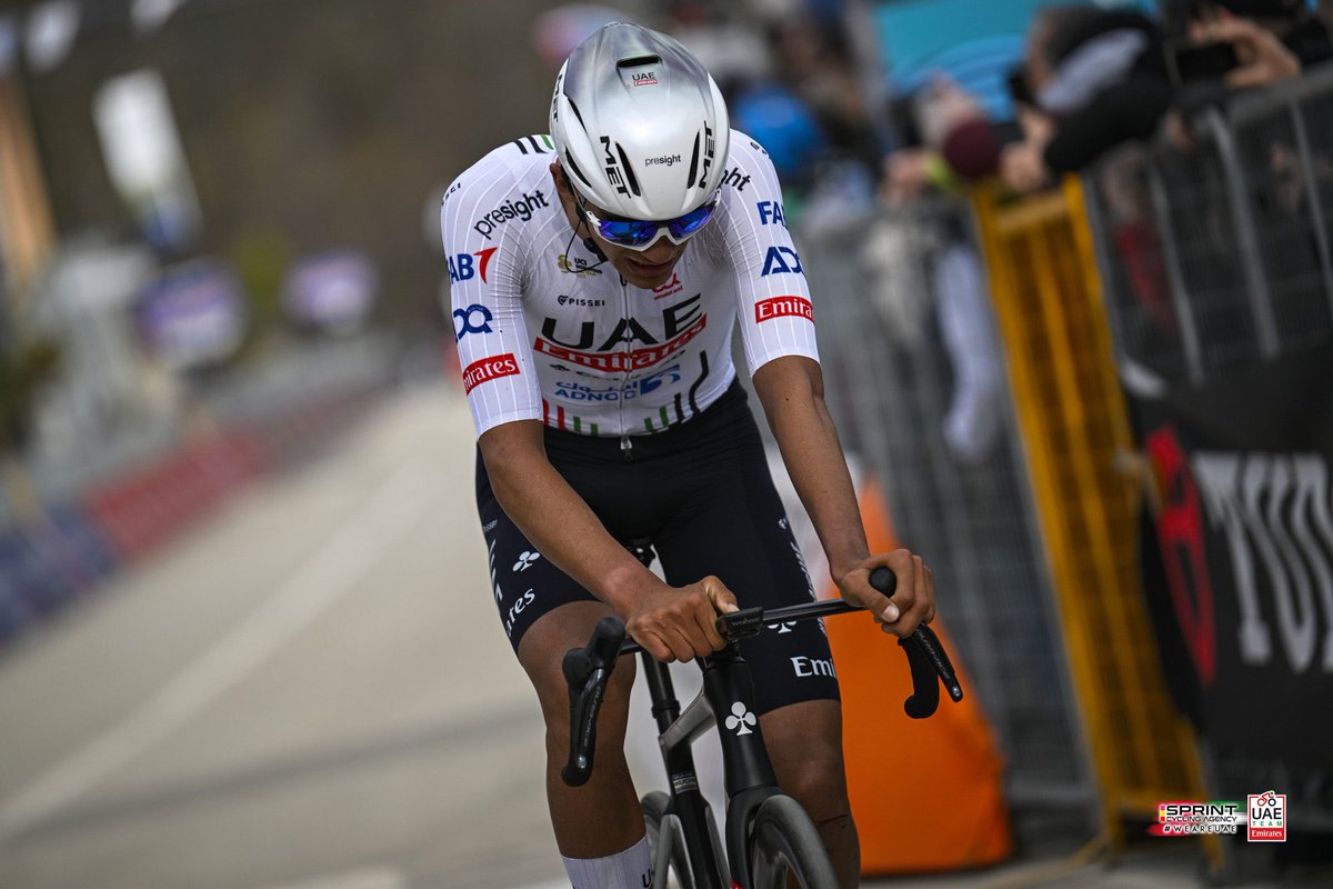 TeamEmiratesUAE's tweet photo. Torito on fire 🐂🇲🇽 #TirrenoAdriatico #WeAreUAE https://t.co/x1nOi9pXtY