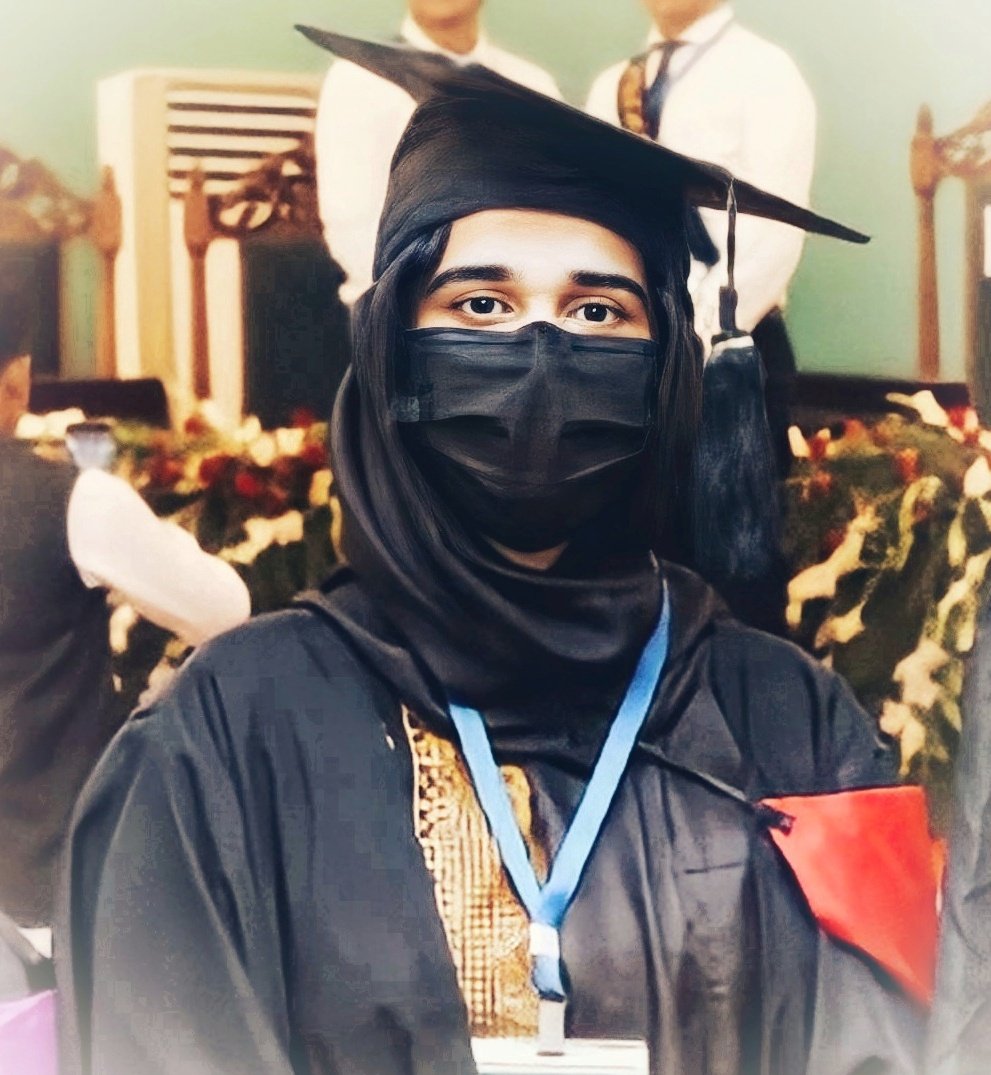 This woman that I am becoming gives me chills. I'm obligated to move differently. I have work to do. I have to shine. 👩‍🎓✈️🌏
To boot, I am in high spirits to wish myself and all the gracious ladies "Happy International Women's Day". 
#InternationalWomensDay #WomensDay