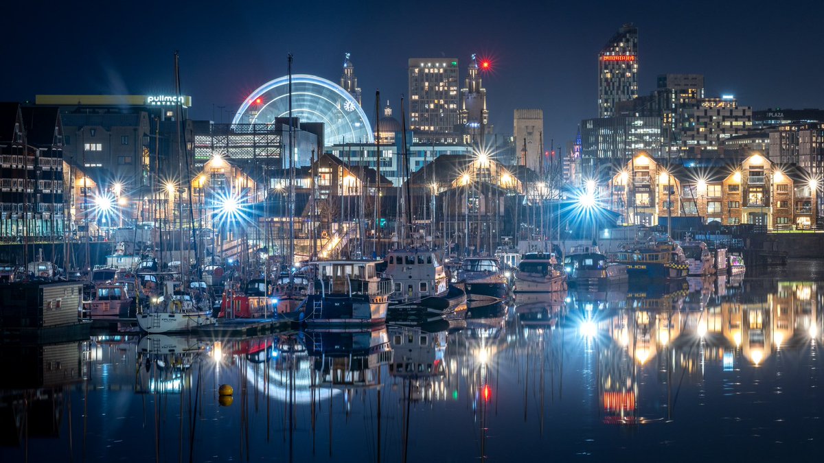 ✨Liverpool Marina✨ - details of this location and hundreds more can be found in my Liverpool photo-location guidebook. Available now at drakephotography.co.uk #liverpool