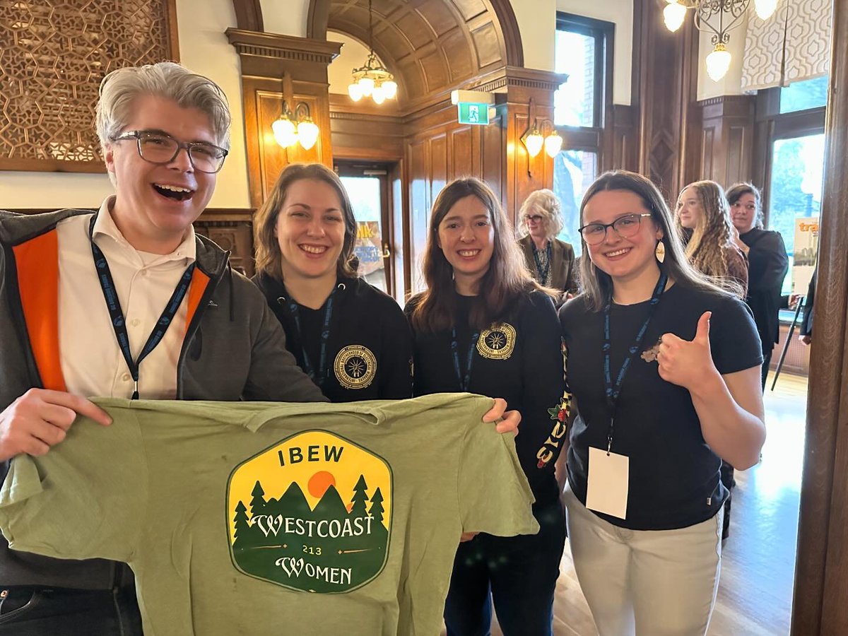We were in Victoria along with <a href="/WeBuildBC/">BC Building Trades</a> for International Women's Day. Visit our website for a IWD message from IVP Shewchuk:
ibew213.org/news/internati…