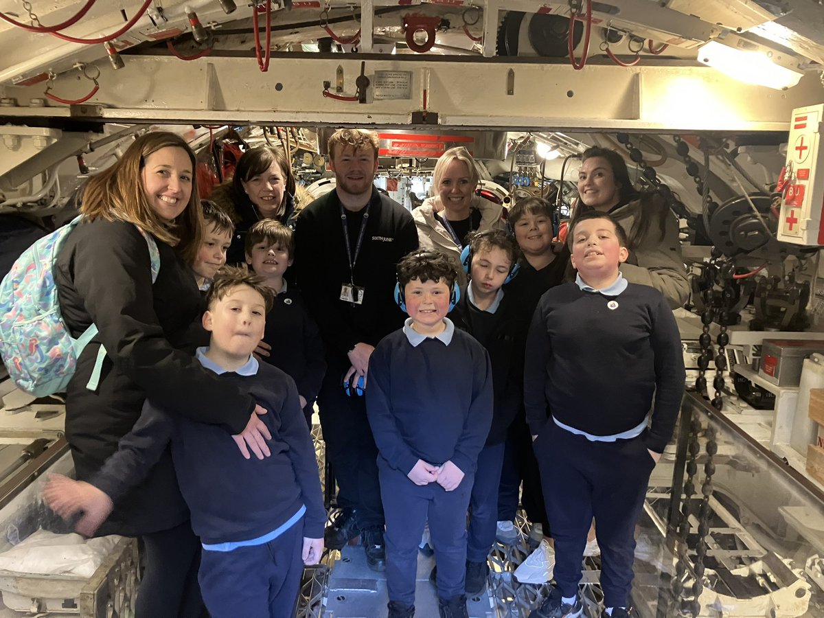 Sometimes learning happens in the classroom and sometimes learning happens on ships and submarines. What a brilliant day at The Historic Chatham Dockyard 🛳️ @TheRowansAP #enrichment #exploreandlearn #learningisfun