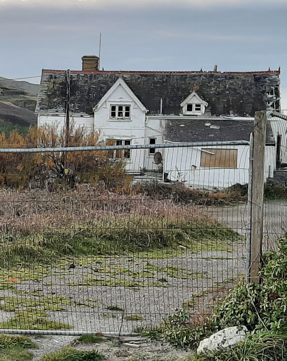 Donisthorpe and Oakthorpe have 18 properties recorded empty longer than six months, 4 of which have been empty over two years.

Empty properties in rural/remote locations attract vandalism ☹️ 

One property like this, on this district, has received over 40 visits from the police!