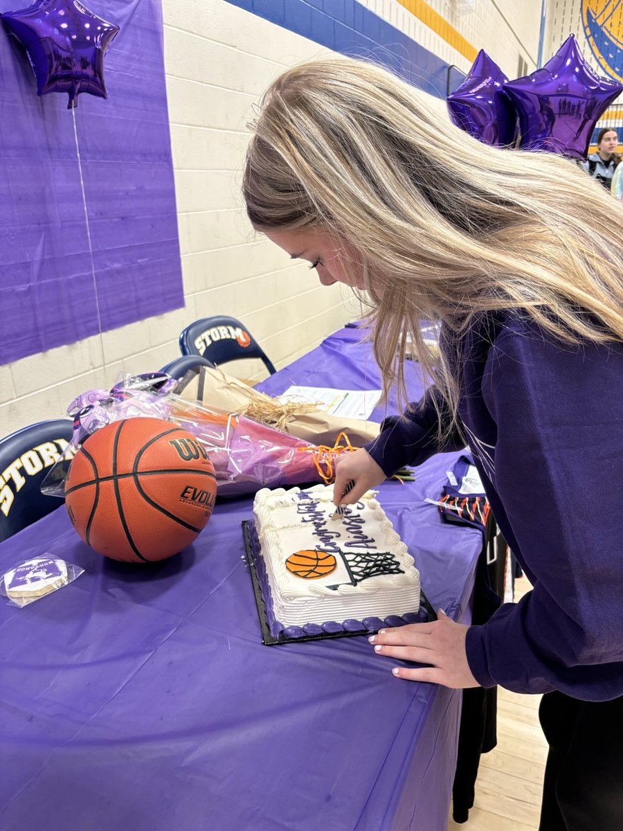 Storm_Saltfleet's tweet image. Congratulations to Ainsley Lane for signing to play basketball at Western University!! Saltfleet is so proud of you!!