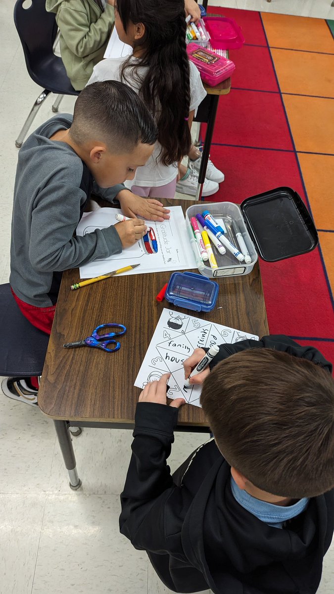 Fields_Firsties's tweet photo. Discussing Gratitude with our buddies. 
#SELday
@NISD_SEB https://t.co/c6V7caMKd0