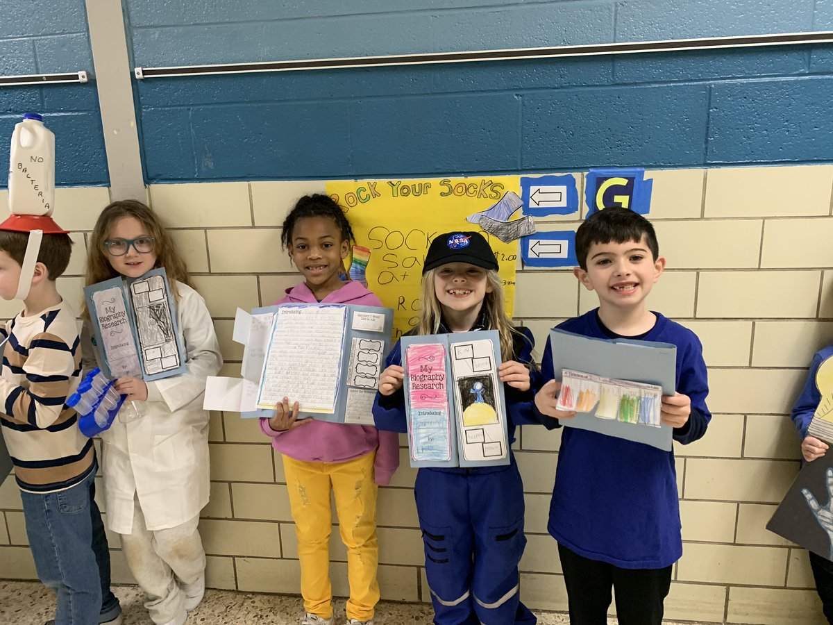 a2ndwithRoom10's tweet photo. Happy Biography Day! @SpringfieldSD https://t.co/VDnFqNQRno