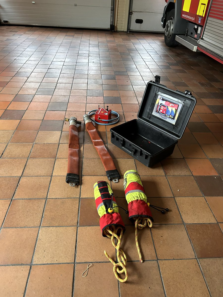 🚒 Giving our hose inflation kit a good clean today. 

🏊‍♂️ Throw lines all dried out and stored on the pump ready if we need them. 

#Lytham #FireAndRescue #WaterRescue