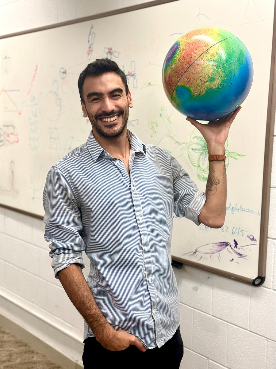 Congrats to #UIC doctoral student Juan Manuel Losarcos, who won an award from NASA for his work creating an app that allows users to virtually explore the moon. Read more: today.uic.edu/uic-student-de…