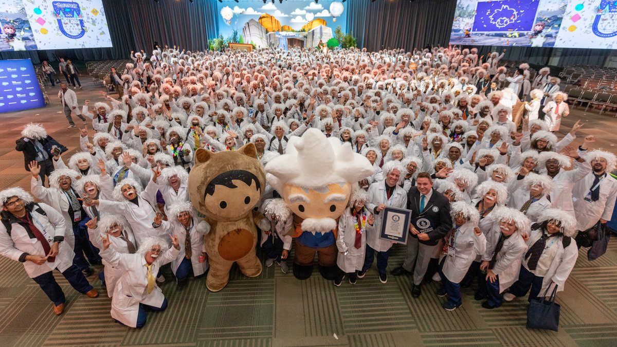25 years of Salesforce, celebrated by 885 Einsteins. Here's to the enduring genius of our Trailblazer Community on #Salesforce25. 🎉 💡 Now, everyone's an Einstein. Join us: sforce.co/49IiDAe
