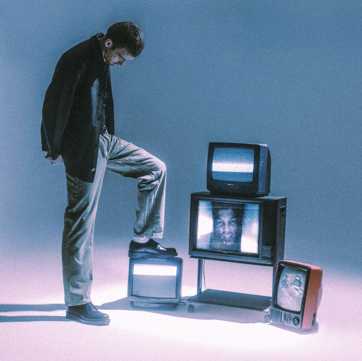 Jack Howard's 'Circles' is now yours. There aren't many words to describe the power of this track so we'll let the music speak for itself. We have been so excited to share this one with you, and we hope you love it as much as we do x