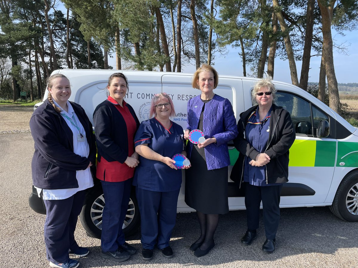 On #InternationalWomensDay we had the privilege of @SuzanneRastrick joining us at our @NorthMidHampUCR and visiting our amazing Susan Norman AHP of the year. @Naomipurdie04 @nicky1mac @hullpj @Southern_NHSFT